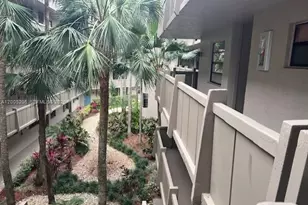 1101 Colony Point Cir, Pembroke Pines, FL 33026 - Photo 2