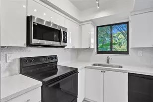 20332 NE 34th Ct, Aventura, FL 33180 - Photo 4