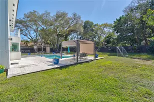 7330 SW 165th St, Palmetto Bay, FL 33157 - Photo 24