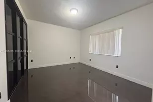 8019 Lake Dr, Doral, FL 33166 - Photo 14