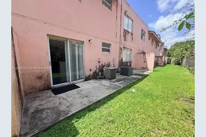 8019 Lake Dr #103, Doral, FL 33166 - Photo 16
