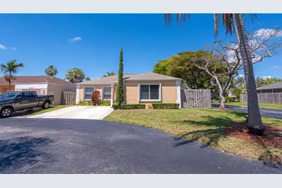 9786 SW 222nd Ter, Cutler Bay, FL 33190 - Photo 4