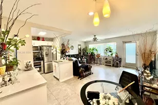 431 Chatham U, West Palm Beach, FL 33417 - Photo 2