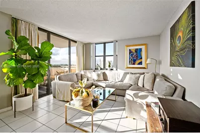 2555 Collins Ave #1002, Miami Beach, FL 33140 - Photo 6