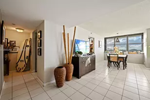 2555 Collins Ave, Miami Beach, FL 33140 - Photo 4