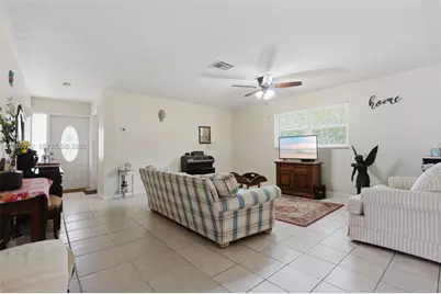 1066 Highlands Dr, Naples, FL 34103 - Photo 6