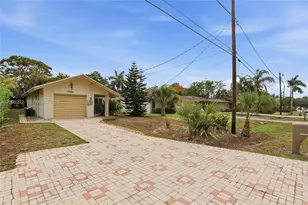 1066 Highlands Dr, Naples, FL 34103 - Photo 1