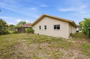 1066 Highlands Dr, Naples, FL 34103 - Photo 30