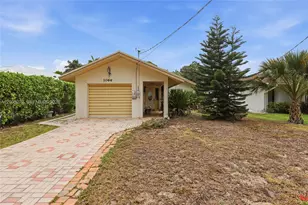 1066 Highlands Dr, Naples, FL 34103 - Photo 2