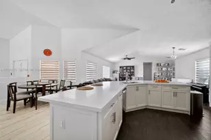 685 SW 198th Terrace, Pembroke Pines, FL 33029 - Photo 10