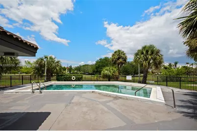 7195 NW 179th St #106, Hialeah, FL 33015 - Photo 30
