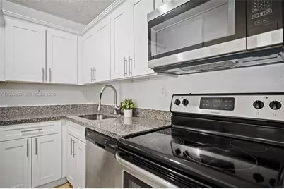 7195 NW 179th St #106, Hialeah, FL 33015 - Photo 14