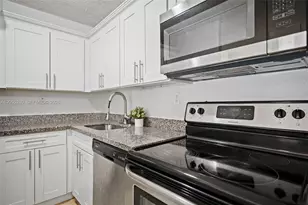 7195 NW 179th St, Hialeah, FL 33015 - Photo 14