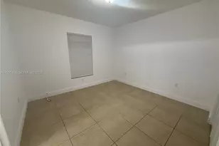 1565 NW 47th St, Miami, FL 33142 - Photo 10