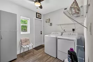 541 NW 109th St, Miami, FL 33168 - Photo 12