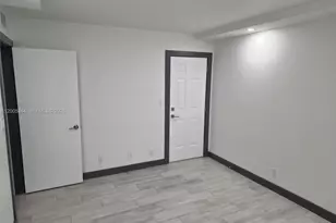 660 Tennis Club Dr, Fort Lauderdale, FL 33311 - Photo 18
