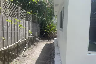 554 NE 74th St, Miami, FL 33138 - Photo 30