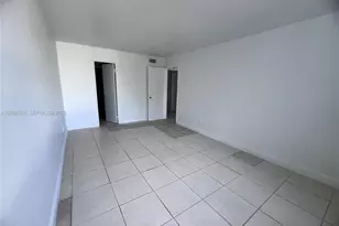 496 NW 165th St Rd, Miami, FL 33169 - Photo 6