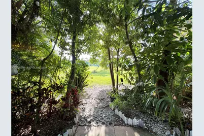 1001 Three Islands Blvd #31, Hallandale Beach, FL 33009 - Photo 28
