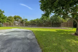 8390 N Missionwood Cir, Miramar, FL 33025 - Photo 38