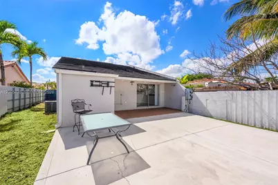 31 NW 108th Ct, Miami, FL 33172 - Photo 12