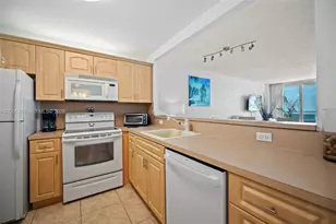3725 S Ocean Dr, Hollywood, FL 33019 - Photo 16
