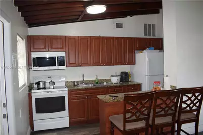 841 Hialeah Dr, Hialeah, FL 33010 - Photo 10