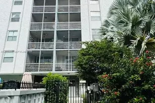 [Address not provided], North Miami, FL 33181 - Photo 2