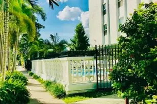 [Address not provided], North Miami, FL 33181 - Photo 4