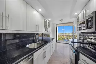 3610 Yacht Club Dr, Aventura, FL 33180 - Photo 22