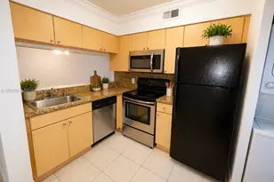 1122 Coral Club Dr, Coral Springs, FL 33071 - Photo 2