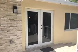 805 NE 138th St, North Miami, FL 33161 - Photo 22