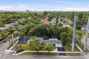 1810 NE 161st St, North Miami Beach, FL 33162 - Photo 4