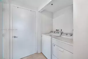 325 S Biscayne Blvd, Miami, FL 33131 - Photo 26