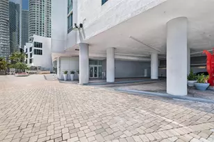 325 S Biscayne Blvd, Miami, FL 33131 - Photo 28