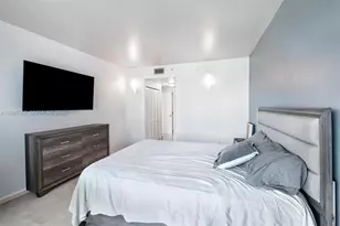 325 S Biscayne Blvd, Miami, FL 33131 - Photo 24