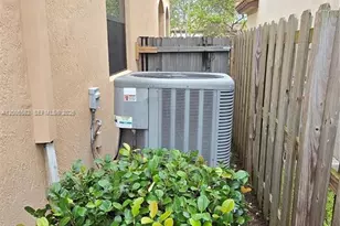 525 SE 34th Terrace, Homestead, FL 33033 - Photo 32