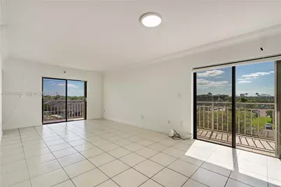 8401 NW 8 St #401, Miami, FL 33126 - Photo 10