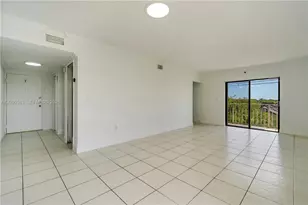 8401 NW 8th St, Miami, FL 33126 - Photo 12