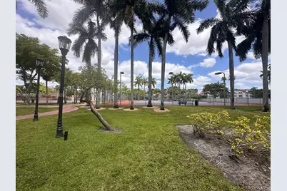 6633 NW 178th Ter, Hialeah, FL 33015 - Photo 42