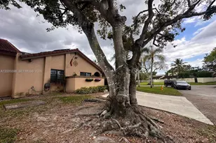 6633 NW 178th Terrace, Hialeah, FL 33015 - Photo 12