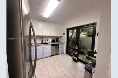 6633 NW 178th Ter, Hialeah, FL 33015 - Photo 16