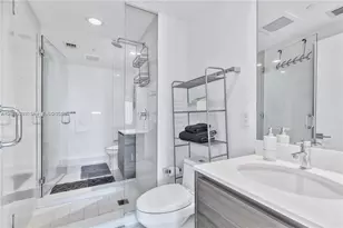 121 NE 34th St, Miami, FL 33137 - Photo 4
