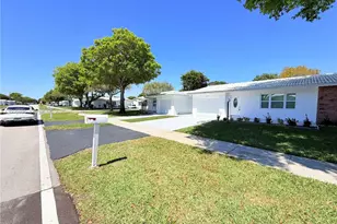 8581 NW 17th St, Plantation, FL 33322 - Photo 4