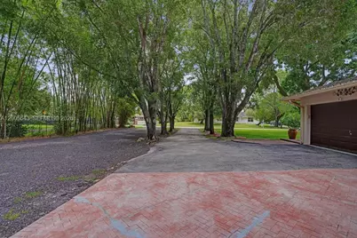 4981 SW 186th Ave, Southwest Ranches, FL 33332 - Photo 4