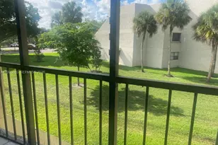 220 Lakeview Dr, Weston, FL 33326 - Photo 1