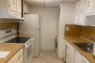 220 Lakeview Dr, Weston, FL 33326 - Photo 4