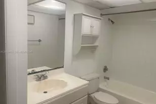 220 Lakeview Dr, Weston, FL 33326 - Photo 16