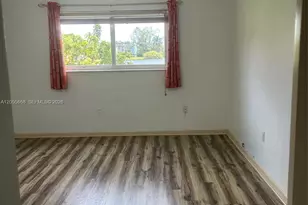 18901 NE 14th Ave, Miami, FL 33179 - Photo 16