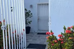 10720 NW 7th St, Miami, FL 33172 - Photo 2